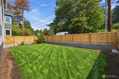 11737 40th Avenue NE #A, Seattle, WA 98125 - Photo 29