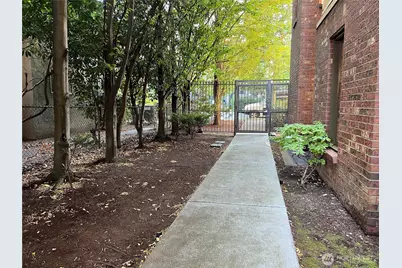 412 11th Avenue #303, Seattle, WA 98122 - Photo 23