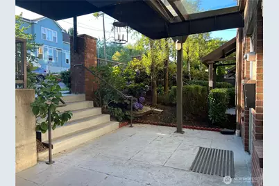 412 11th Avenue #303, Seattle, WA 98122 - Photo 17