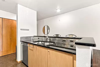 412 11th Avenue #303, Seattle, WA 98122 - Photo 9