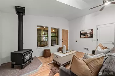 1202 Irving Street SW, Tumwater, WA 98512 - Photo 5