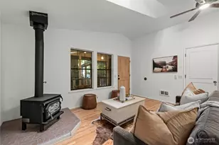 1202 Irving St SW, Tumwater, WA 98512 - Photo 5