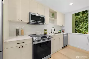 12013 36th Ave NE, Seattle, WA 98125 - Photo 5