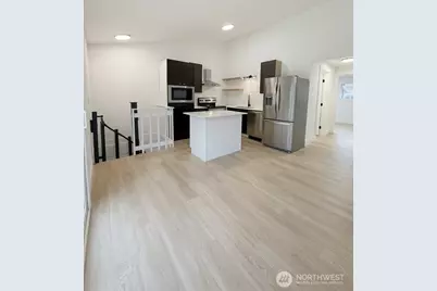 6425 7th Street NE, Tacoma, WA 98422 - Photo 5