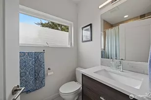 9007 Sand Point Way NE, Seattle, WA 98115 - Photo 7