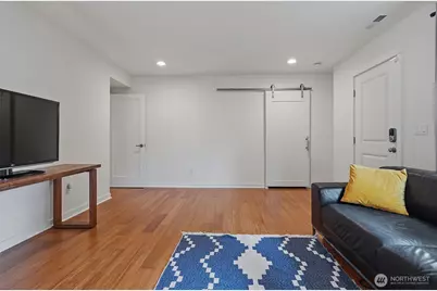 9007 Sand Point Way NE, Seattle, WA 98115 - Photo 15