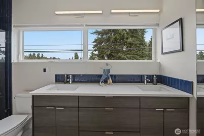 9007 Sand Point Way NE, Seattle, WA 98115 - Photo 9
