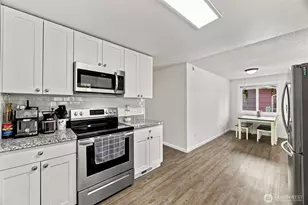 1008 13th St SW, Puyallup, WA 98371 - Photo 9