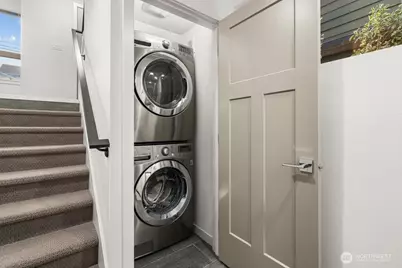 3818 B 23rd Avenue W, Seattle, WA 98199 - Photo 5