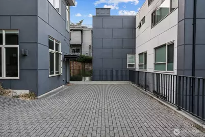 3818 B 23rd Avenue W, Seattle, WA 98199 - Photo 27