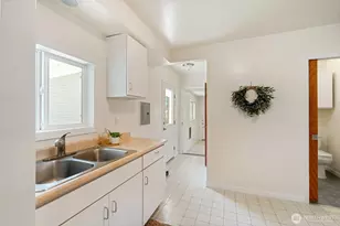 1704 22nd St, Bellingham, WA 98225 - Photo 11