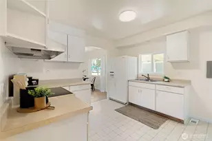 1704 22nd St, Bellingham, WA 98225 - Photo 9