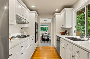 10404 NE 198th St, Bothell, WA 98011 - Photo 13
