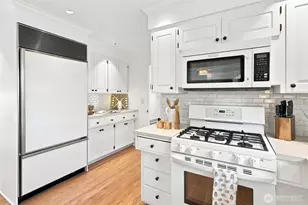 12168 SE 17th Pl, Bellevue, WA 98005 - Photo 13