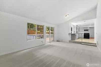 9121 NE 143rd Place, Kirkland, WA 98034 - Photo 13