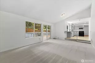 9121 NE 143rd Pl, Kirkland, WA 98034 - Photo 13