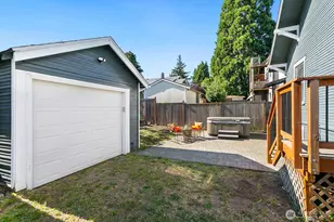 4329 5th Ave NE, Seattle, WA 98105 - Photo 3