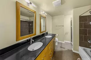 81 Clay St, Seattle, WA 98121 - Photo 9