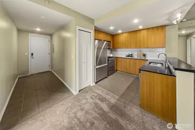 81 Clay Street #527, Seattle, WA 98121 - Photo 3