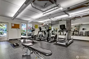81 Clay St, Seattle, WA 98121 - Photo 17