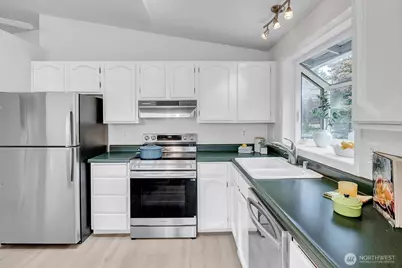1648 209th Place NE, Sammamish, WA 98074 - Photo 17
