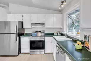 1648 209th Pl NE, Sammamish, WA 98074 - Photo 17
