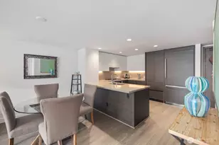 588 Bell St, Seattle, WA 98121 - Photo 7