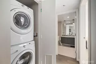 588 Bell St, Seattle, WA 98121 - Photo 13