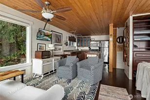 8343 B Franklin Rd, Clinton, WA 98236 - Photo 11