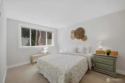 19310 37th Avenue NE, Lake Forest Park, WA 98155 - Photo 13