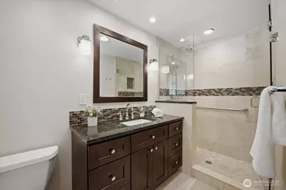 19310 37th Avenue NE, Lake Forest Park, WA 98155 - Photo 17