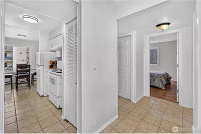 14510 124th Avenue NE #C28, Kirkland, WA 98034 - Photo 3