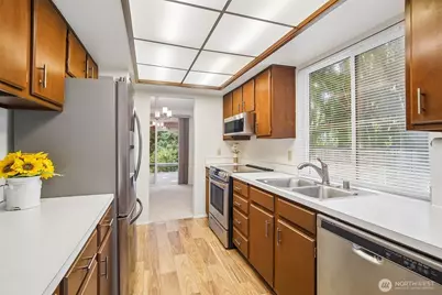 10403 NE 135th Place, Kirkland, WA 98034 - Photo 9