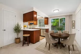 10403 NE 135th Pl, Kirkland, WA 98034 - Photo 5