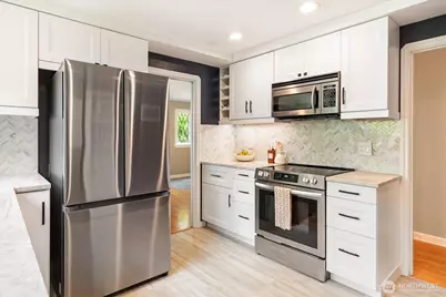 8327 24th Avenue NW, Seattle, WA 98117 - Photo 13