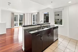 81 Clay St, Seattle, WA 98121 - Photo 11