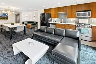 81 Clay St, Seattle, WA 98121 - Photo 29