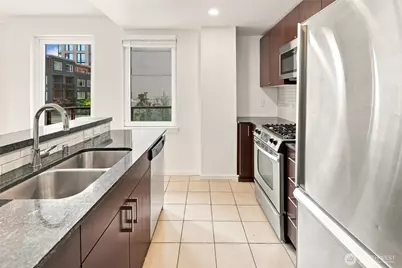 81 Clay Street #430, Seattle, WA 98121 - Photo 9