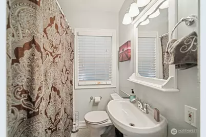 2620 Queen Anne Ave N, Seattle, WA 98109 - Photo 11