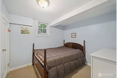 2620 Queen Anne Ave N, Seattle, WA 98109 - Photo 13