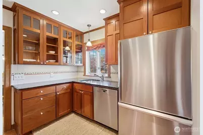 2620 Queen Anne Ave N, Seattle, WA 98109 - Photo 5