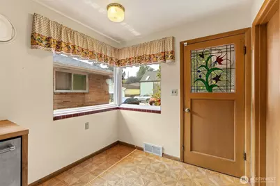 8361 30th Avenue NW, Seattle, WA 98117 - Photo 17