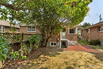 8361 30th Avenue NW, Seattle, WA 98117 - Photo 5
