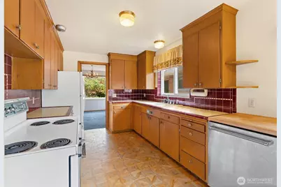 8361 30th Avenue NW, Seattle, WA 98117 - Photo 15