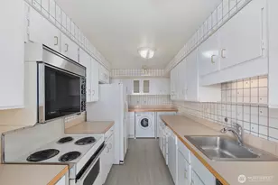 8001 Sand Point Way NE, Seattle, WA 98115 - Photo 11