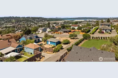 1315 S 7th St, Renton, WA 98057 - Photo 37