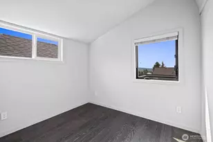 1315 S 7th St, Renton, WA 98057 - Photo 13