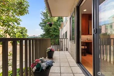 9901 NE 4th Street #1, Bellevue, WA 98004 - Photo 15