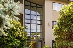 9901 NE 4th St, Bellevue, WA 98004 - Photo 3