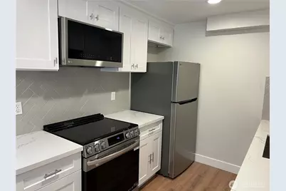 14309 NE 7th Place #1, Bellevue, WA 98007 - Photo 11